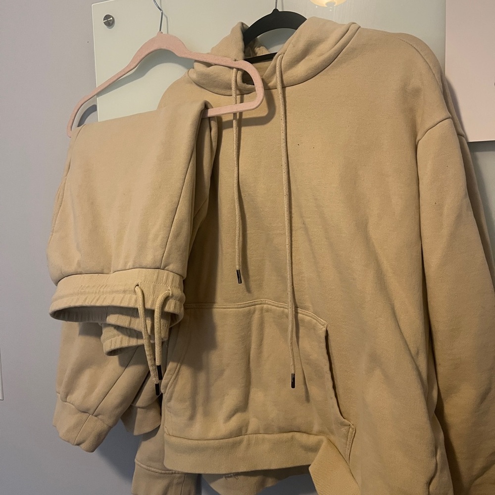 LIKE NEW Nova Men (Fashion Nova) beige hoodie and sweat pant size XXL